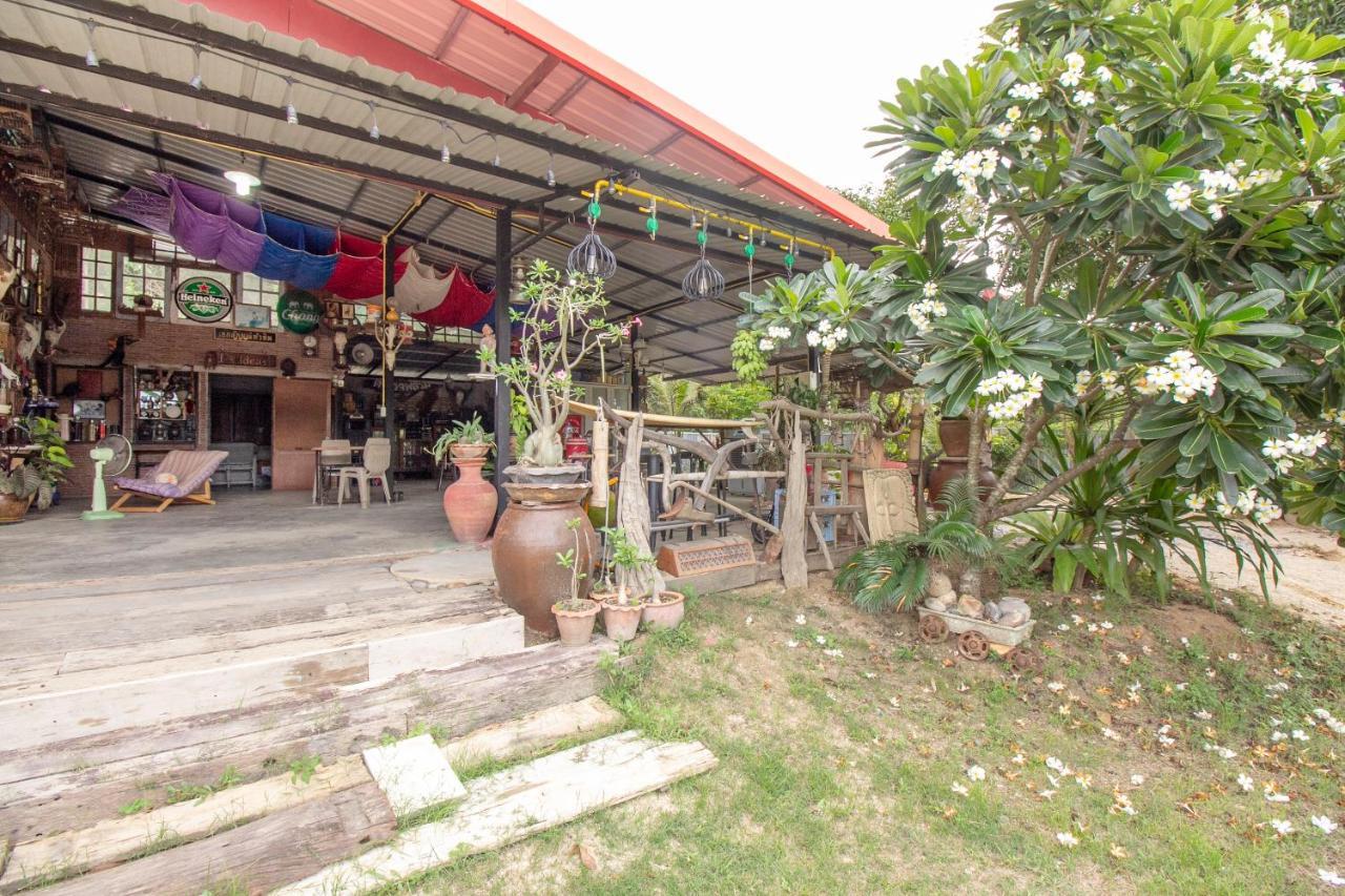 Hotel Oyo 999 Baan Pak Rom Ruen HHQ Esterno foto
