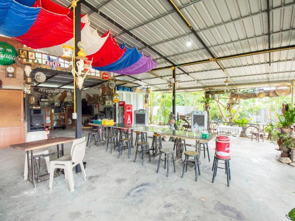 Hotel Oyo 999 Baan Pak Rom Ruen HHQ Esterno foto