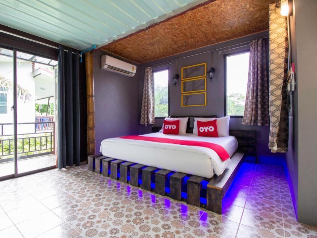Hotel Oyo 999 Baan Pak Rom Ruen HHQ Esterno foto