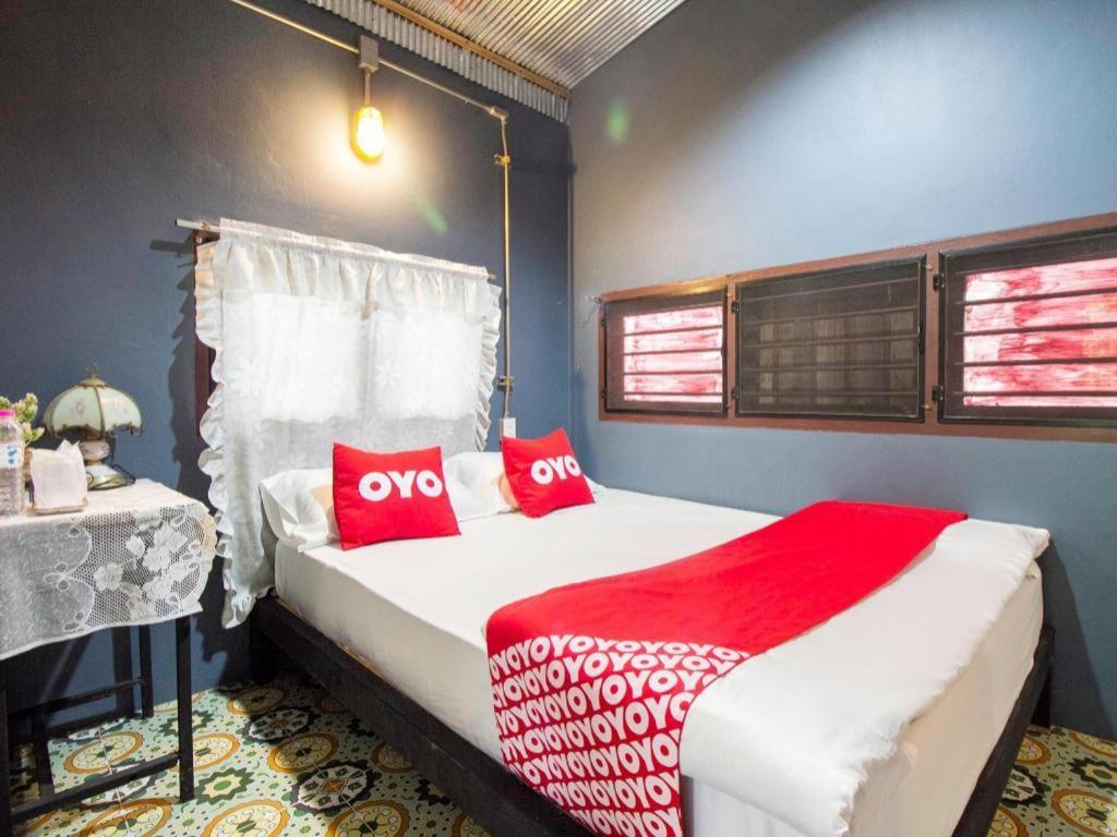 Hotel Oyo 999 Baan Pak Rom Ruen HHQ Esterno foto