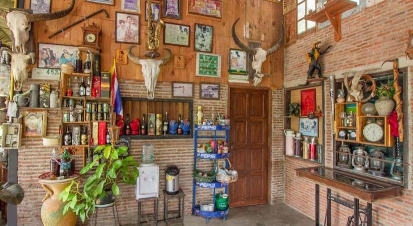 Hotel Oyo 999 Baan Pak Rom Ruen HHQ Esterno foto