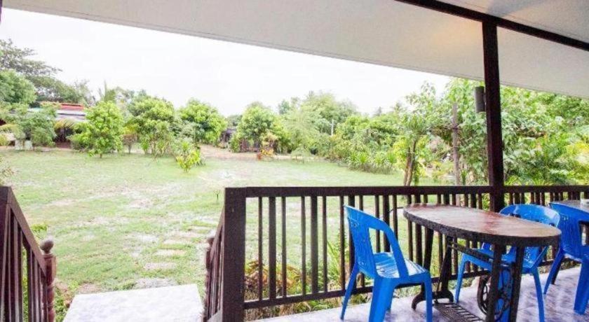 Hotel Oyo 999 Baan Pak Rom Ruen HHQ Esterno foto