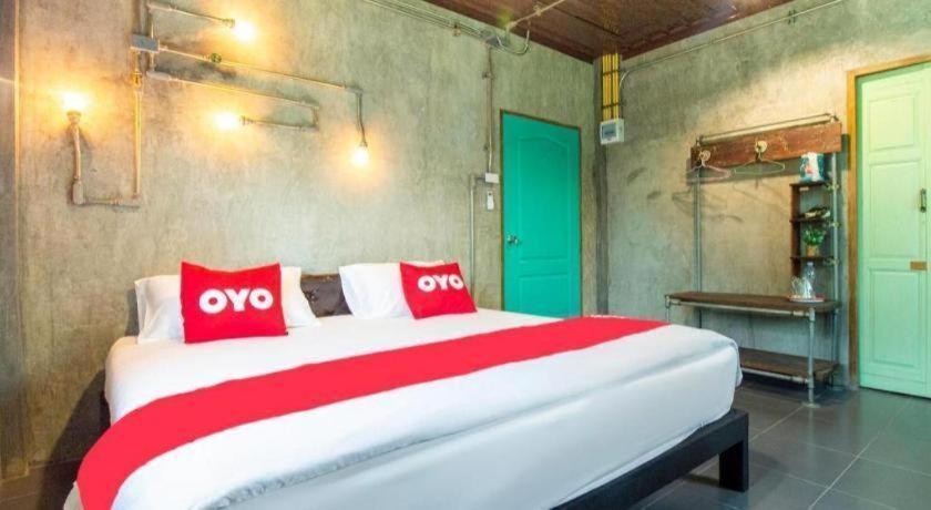 Hotel Oyo 999 Baan Pak Rom Ruen HHQ Esterno foto