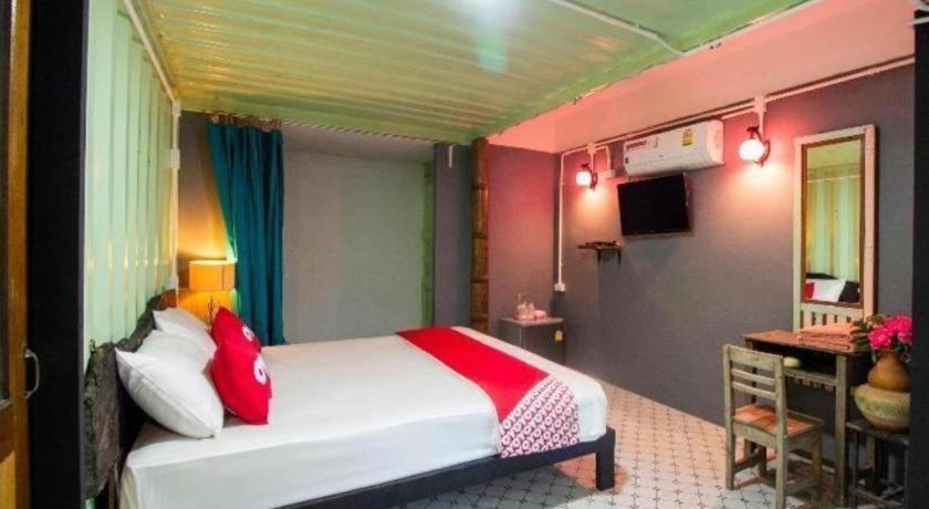 Hotel Oyo 999 Baan Pak Rom Ruen HHQ Esterno foto